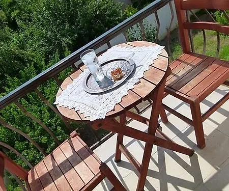 Ξενοδοχείο αμαλία 2 *